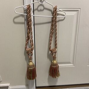 Decopro 5” single tassel tie back, golden beige, rust, red, cherry grove beige